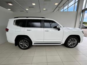 Toyota Land Cruiser 300 3.3D ZX - Image 3