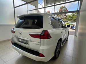 Lexus LX 5.7 V8 - Image 2