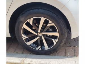 Volkswagen Polo hatch 1.0TSI Life auto - Image 8