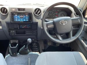Toyota Land Cruiser 79 4.5D-4D V8 double cab LX - Image 8