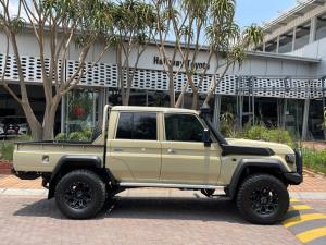 Toyota Land Cruiser 79 4.5D-4D V8 double cab LX - Image 3
