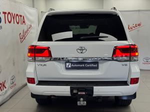 Toyota Land Cruiser 200 4.5D-4D V8 VX-R - Image 5