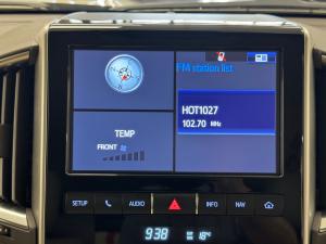 Toyota Land Cruiser 200 4.5D-4D V8 VX-R - Image 12