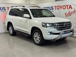 Toyota Land Cruiser 200 4.5D-4D V8 VX-R - Image 1