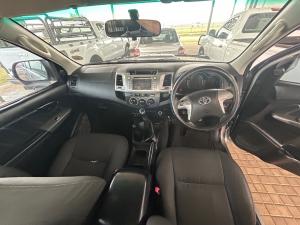 Toyota Hilux 3.0D-4D Xtra cab 4x4 Raider Legend 45 - Image 6