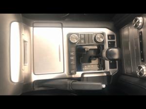 Toyota Land Cruiser 200 4.5D-4D V8 VX-R - Image 15