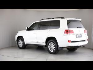 Toyota Land Cruiser 200 4.5D-4D V8 VX-R - Image 21