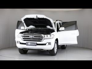 Toyota Land Cruiser 200 4.5D-4D V8 VX-R - Image 28