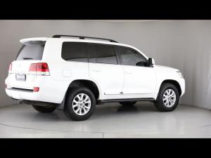 Toyota Land Cruiser 200 4.5D-4D V8 VX-R - Image 2