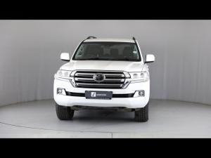 Toyota Land Cruiser 200 4.5D-4D V8 VX-R - Image 4