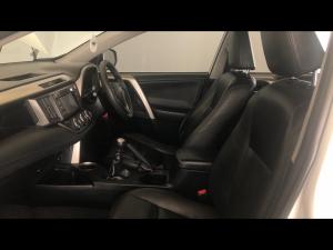 Toyota RAV4 2.2D-4D AWD GX - Image 7