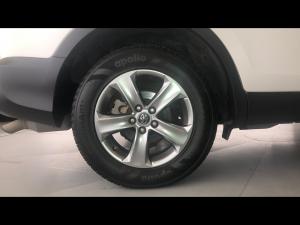 Toyota RAV4 2.2D-4D AWD GX - Image 20