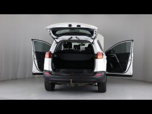 Toyota RAV4 2.2D-4D AWD GX - Image 24