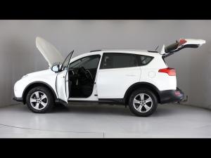 Toyota RAV4 2.2D-4D AWD GX - Image 26