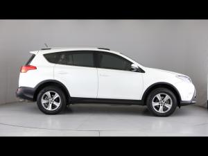 Toyota RAV4 2.2D-4D AWD GX - Image 3
