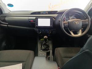 Toyota Hilux 2.4GD-6 double cab Raider manual - Image 6