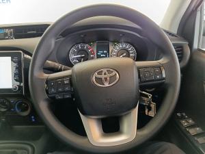 Toyota Hilux 2.4GD-6 double cab Raider manual - Image 8