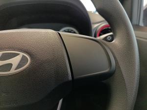 Hyundai Grand i10 1.0 Premium hatch - Image 10
