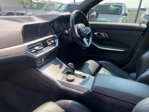 BMW 3 Series 330i - Image 7