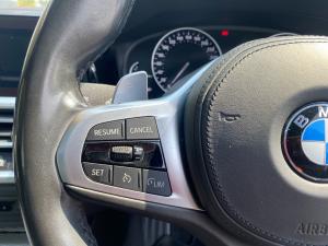 BMW 3 Series 330i - Image 9