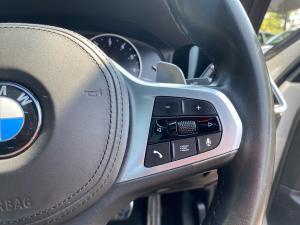 BMW 3 Series 330i - Image 10