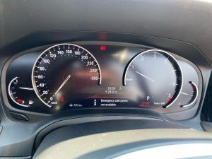 BMW 3 Series 330i - Image 11