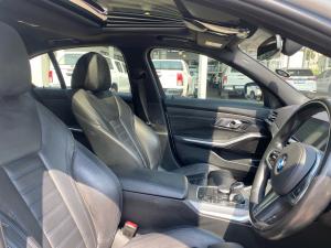 BMW 3 Series 330i - Image 15