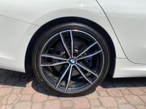 BMW 3 Series 330i - Image 19