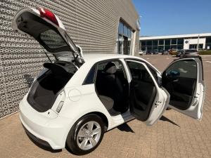 Audi A1 Sportback 1.0T FSi S Stronic - Image 24