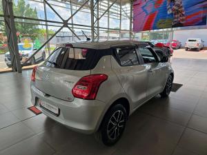 Suzuki Swift 1.2 GLX - Image 17