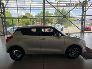 Suzuki Swift 1.2 GLX - Image 6
