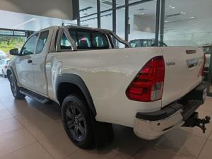Toyota Hilux 2.4GD-6 Xtra cab Raider manual - Image 3