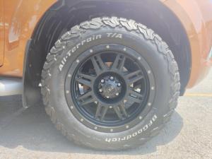 Nissan Navara 2.3D double cab 4x4 LE auto - Image 5