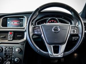 Volvo V40 T2 Kinetic - Image 17