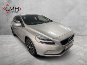 Volvo V40 T2 Kinetic - Image 1