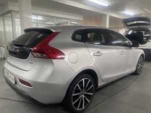 Volvo V40 T2 Kinetic - Image 3