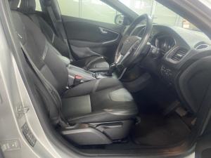 Volvo V40 T2 Kinetic - Image 9