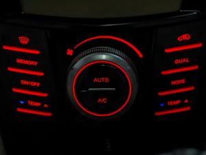 Mahindra XUV300 1.5TD W8 - Image 11