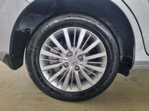 Honda Amaze 1.2 Trend - Image 12