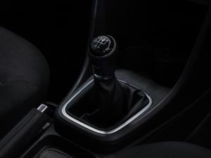 Volkswagen Polo Vivo hatch 1.6 Highline - Image 10