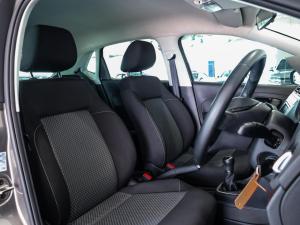 Volkswagen Polo Vivo hatch 1.6 Highline - Image 18