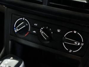 Volkswagen Polo sedan 1.6 auto - Image 14