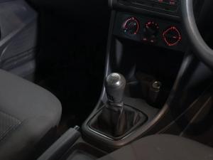 Volkswagen Polo Vivo hatch 1.4 Trendline - Image 15