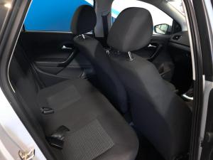 Volkswagen Polo Vivo hatch 1.6 Comfortline auto - Image 16