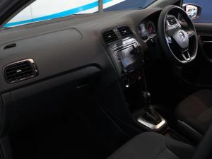 Volkswagen Polo Vivo hatch 1.6 Comfortline auto - Image 25