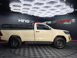 Toyota Hilux 2.4GD-6 single cab Raider manual - Image 3