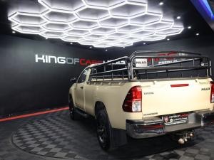 Toyota Hilux 2.4GD-6 single cab Raider manual - Image 4