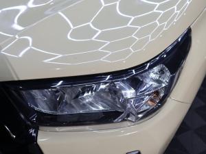 Toyota Hilux 2.4GD-6 single cab Raider manual - Image 6