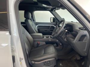 Land Rover Defender 110 D350 X-Dynamic HSE - Image 9