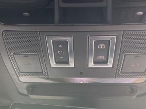 Land Rover Defender 110 D300 X-Dynamic HSE - Image 25